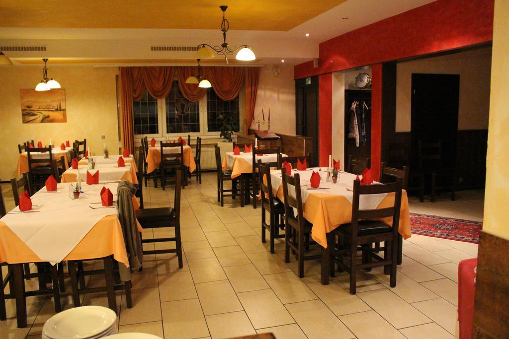 Legend Hotel Biebesheim am Rhein Екстер'єр фото