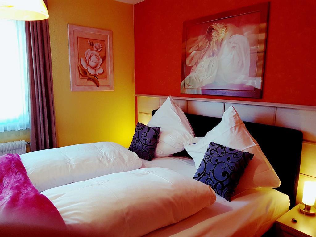 Legend Hotel Biebesheim am Rhein Екстер'єр фото