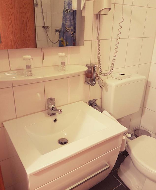 Legend Hotel Biebesheim am Rhein Екстер'єр фото