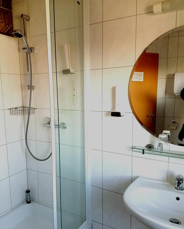Legend Hotel Biebesheim am Rhein Екстер'єр фото