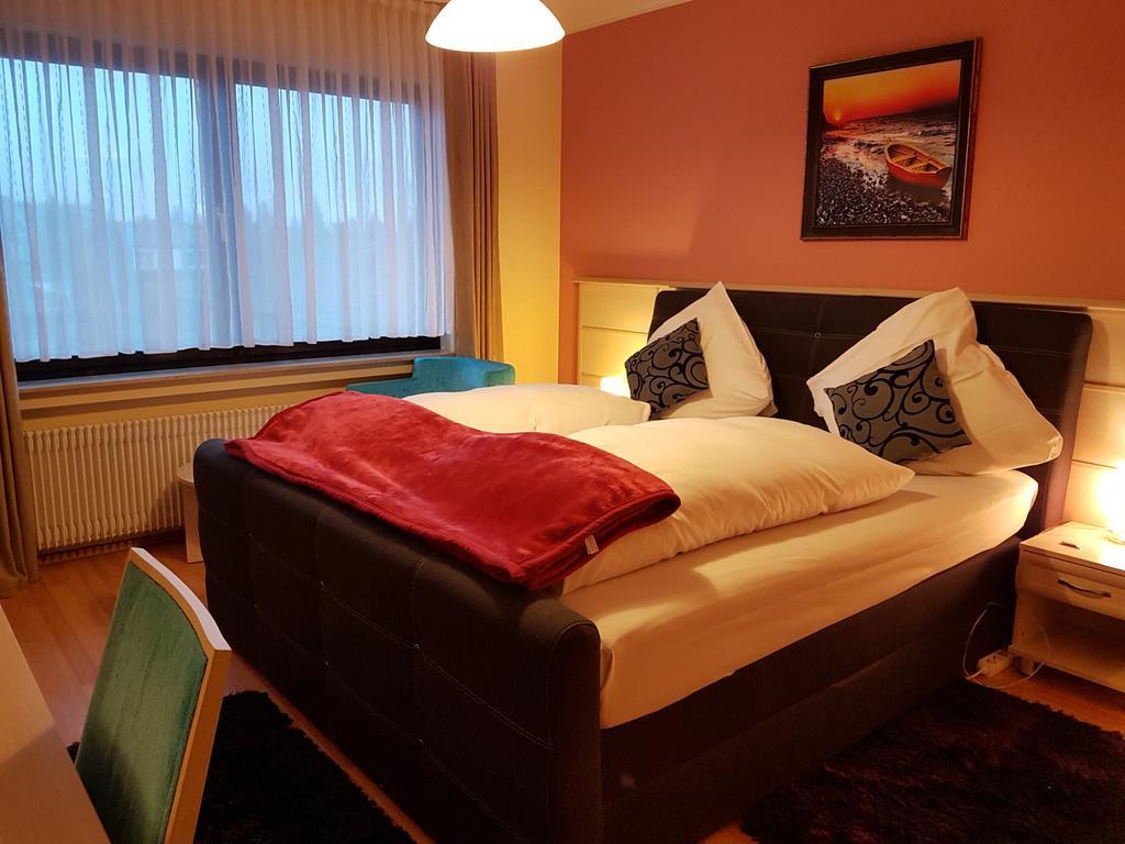 Legend Hotel Biebesheim am Rhein Екстер'єр фото