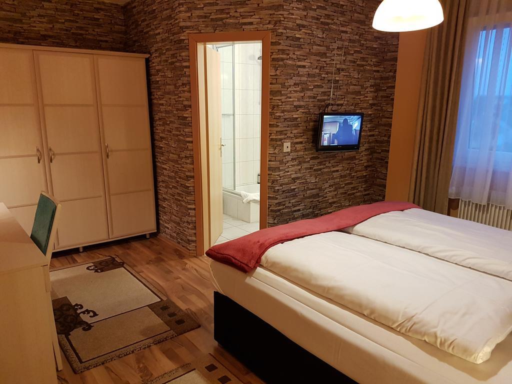 Legend Hotel Biebesheim am Rhein Екстер'єр фото